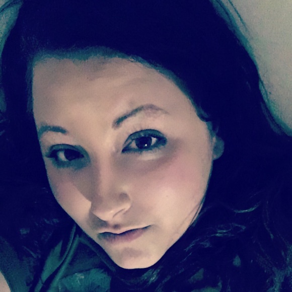 Meet your Posher, Alisha - Picture 1 of 1